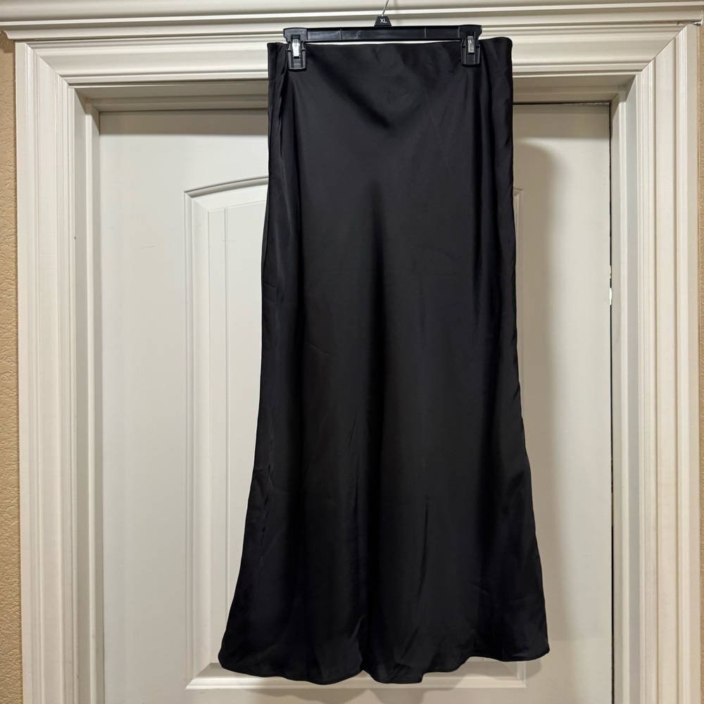 NEW Z SUPPLY europa skirt in black size L